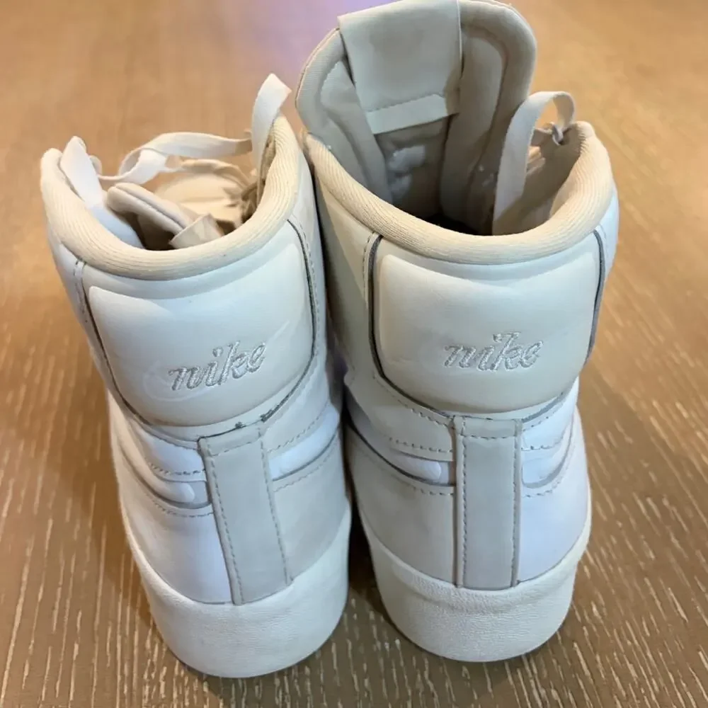 Nike Blazer Mid Victory‎ Sneakers Women's Sz 7.5 White DR2948-100 Leather